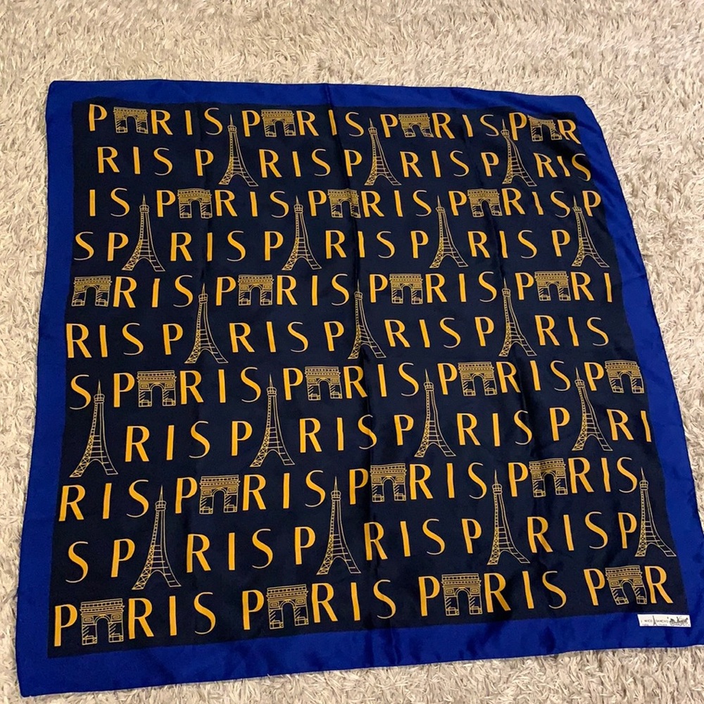 NWOT Mico Sancho Square Scarf